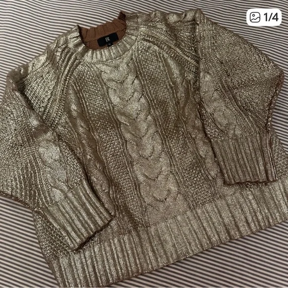 Banana Republic Metallic Gold Sweater - Picture 4 of 4